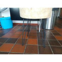 Boomstamtafel op hairpinlegs/ boomstam schijf