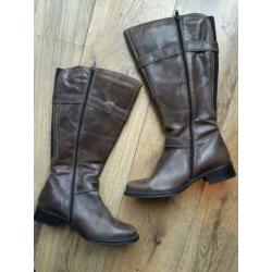 Taupe kleur laarzen met brede schacht mt 37 (37,5)