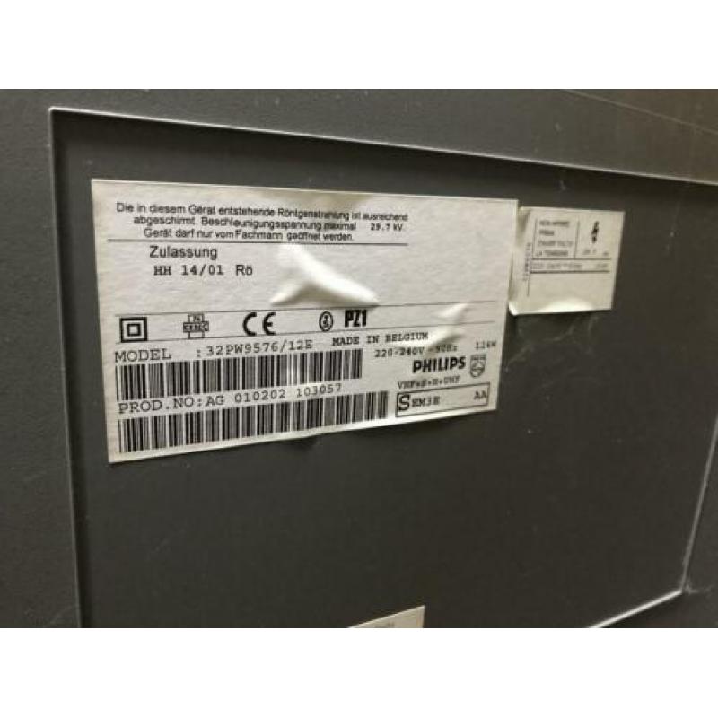 Philips beeldbuid / breedbeeld tv + glazen meubel