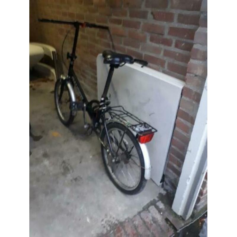 Vouwfiets in goede staat met nieuwe banden erop