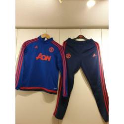 Manchester United trainingspak Adidas. Mt 11-12y, mt 152