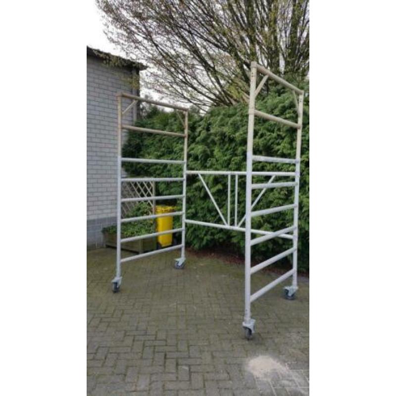 alumunium rolsteiger, kamersteiger, loopbruggen. div. ladder