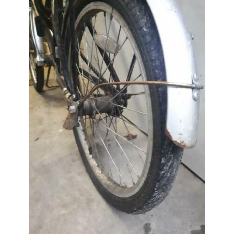 Vouwfiets in goede staat met nieuwe banden erop