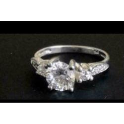 Zilveren ring met 11 Zirkonia’s