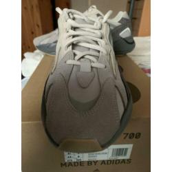 Yeezy Boost Tephra maat 43 1/3 Nieuw