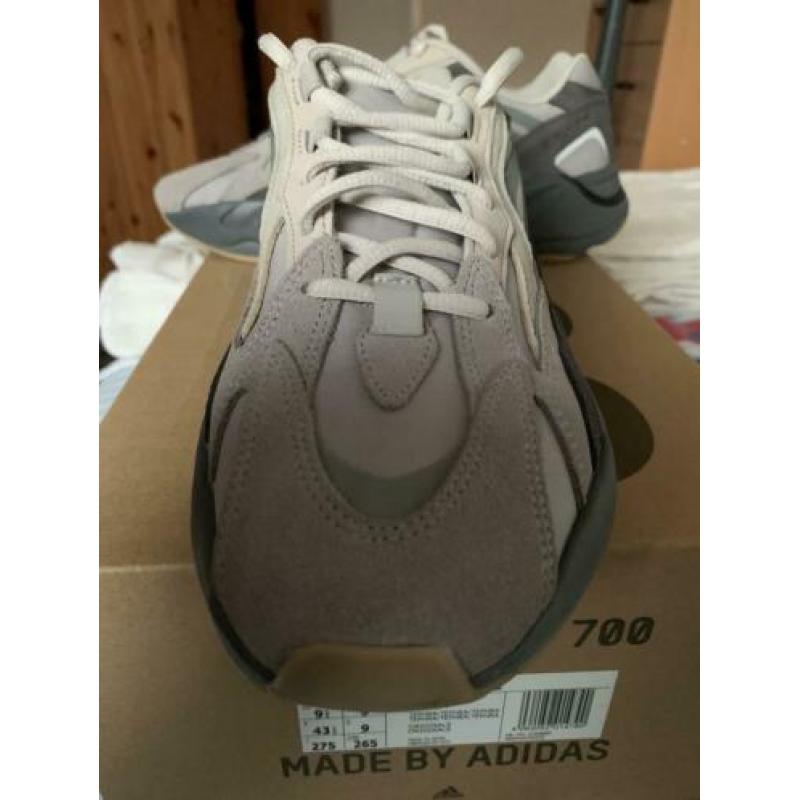 Yeezy Boost Tephra maat 43 1/3 Nieuw