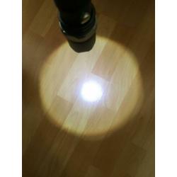 Swat led zaklamp (verstelbaar)