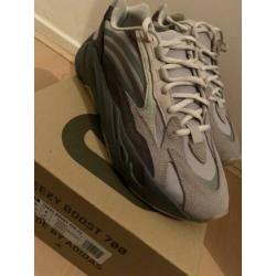 Yeezy Boost Tephra maat 43 1/3 Nieuw