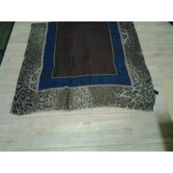 Bruine shawl 200 x 1.80 m, blauw/grijze , dunne eigele shawl