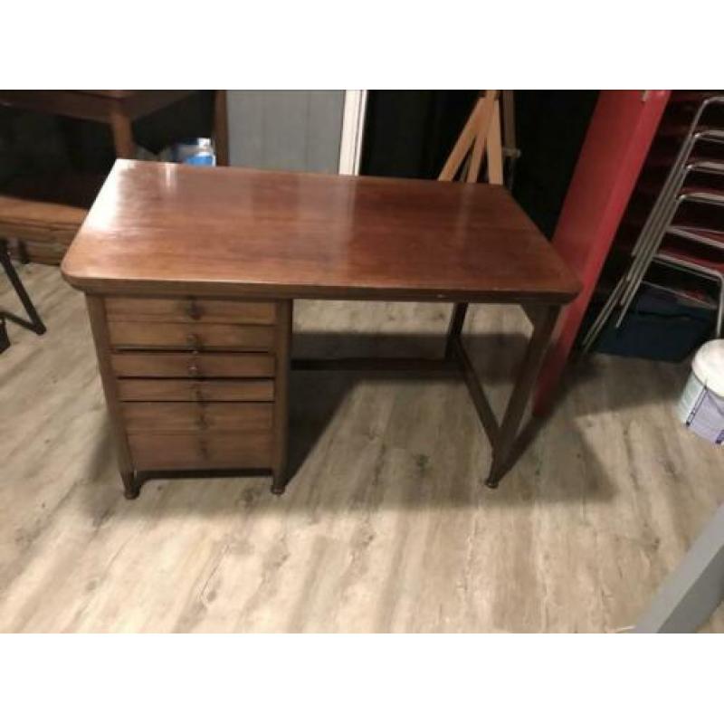 Klassiek houten bureau L x B x H . 105 x 59 x 65