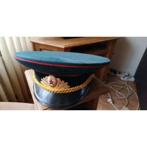 Russische officiers uniform pet. Maat 56.