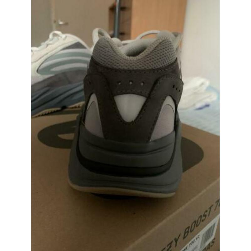 Yeezy Boost Tephra maat 43 1/3 Nieuw
