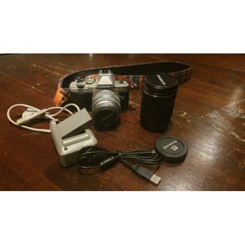 Olympus OMD E-M10 Mark II met 2 lenzen en extra accu