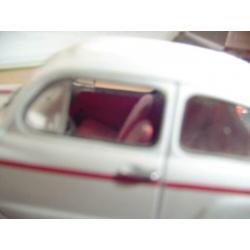 fiat 600 D . modelauto