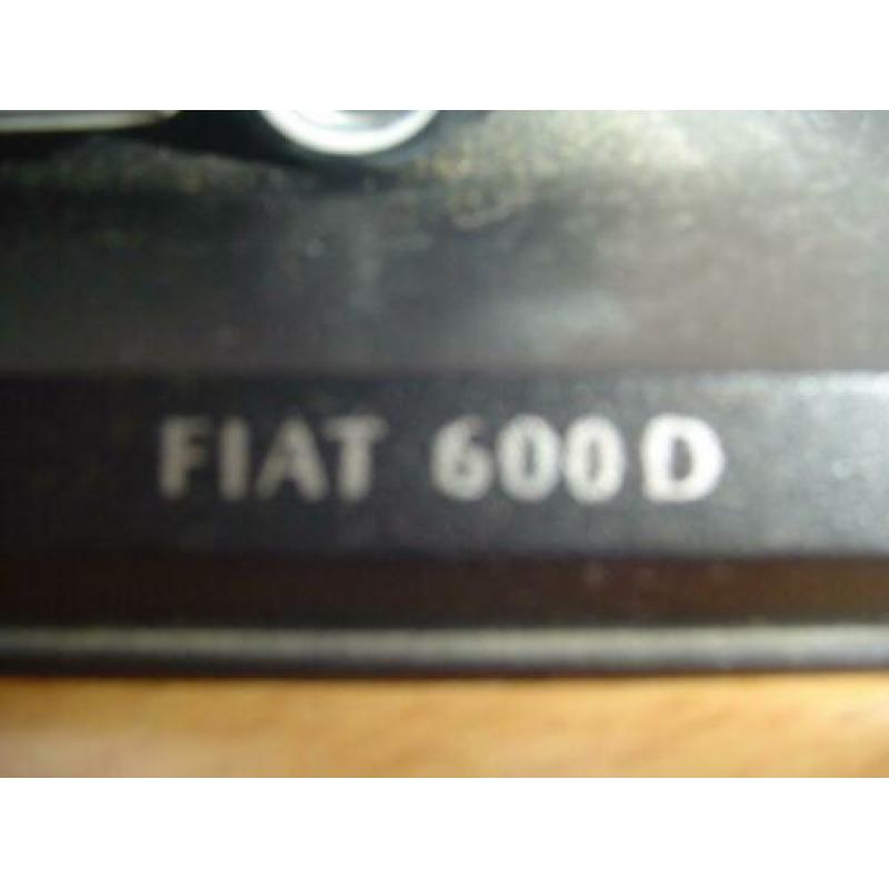 fiat 600 D . modelauto