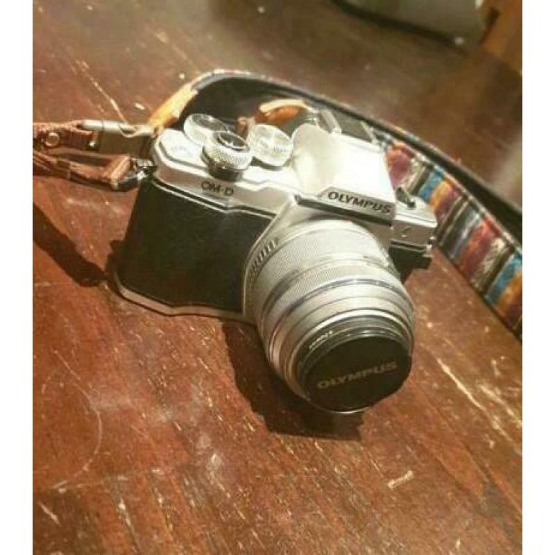 Olympus OMD E-M10 Mark II met 2 lenzen en extra accu