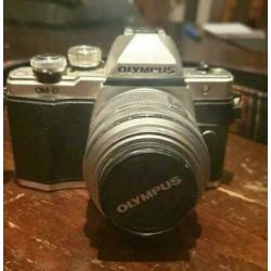 Olympus OMD E-M10 Mark II met 2 lenzen en extra accu