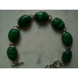 groene malachiet oorbellen en armband