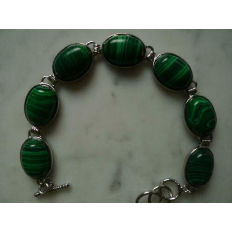 groene malachiet oorbellen en armband