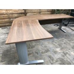 Groot hoekbureau