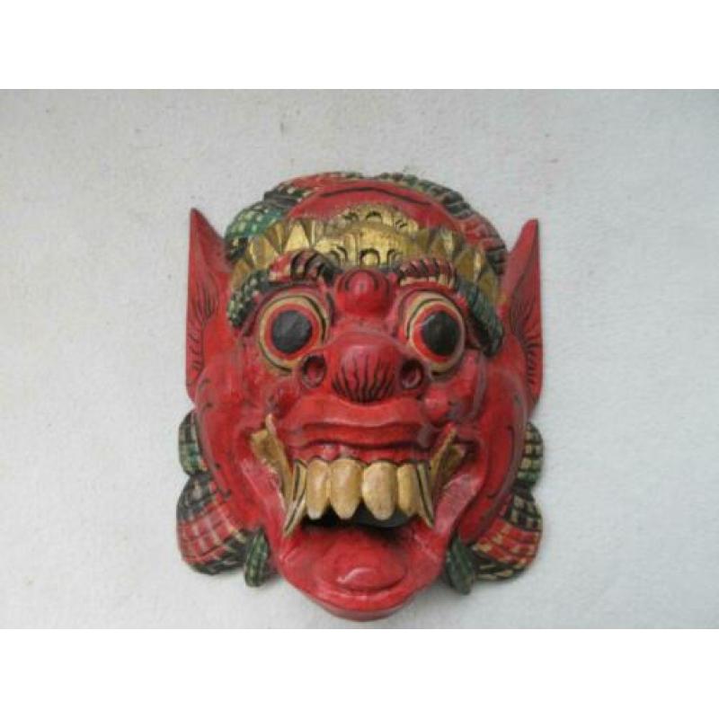 wandbord drakenmasker van hout