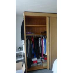 slaapkamer + kast + kastje/spiegel