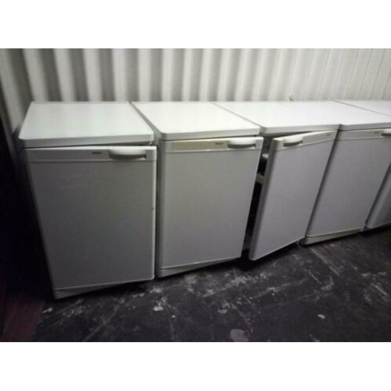 4x Bosch tafel koelkast met ingebouwde vriezer A-klasse+stil