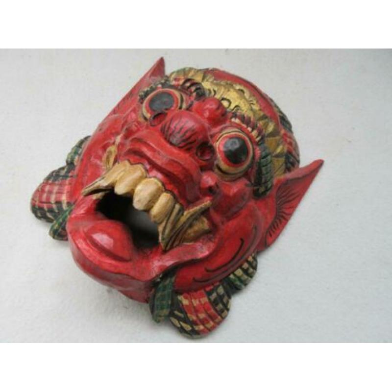 wandbord drakenmasker van hout