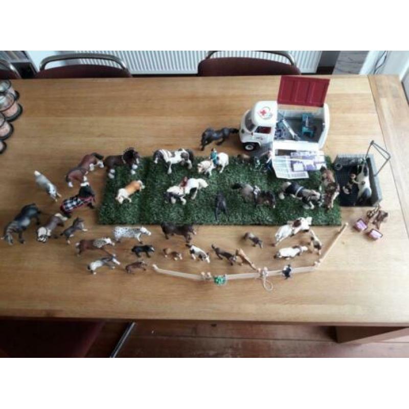 Schleich paarden grote partij, bruin-wit lopend paard