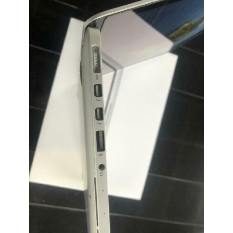 MacBook Pro | 13" Retina | Late 2013 | 250Gig Ssd | 8MbRam