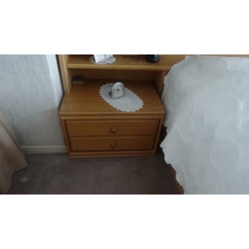slaapkamer + kast + kastje/spiegel