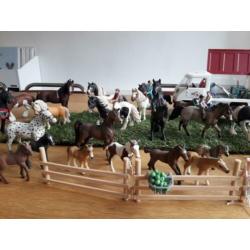 Schleich paarden grote partij, bruin-wit lopend paard