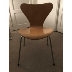 Twee vlinder stoelen Arne Jacobsen