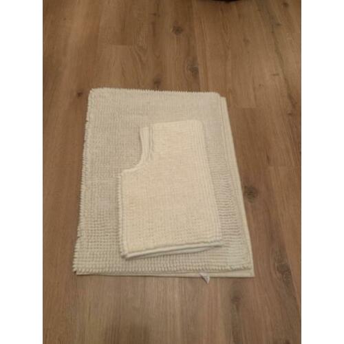 Twee badkamer sets