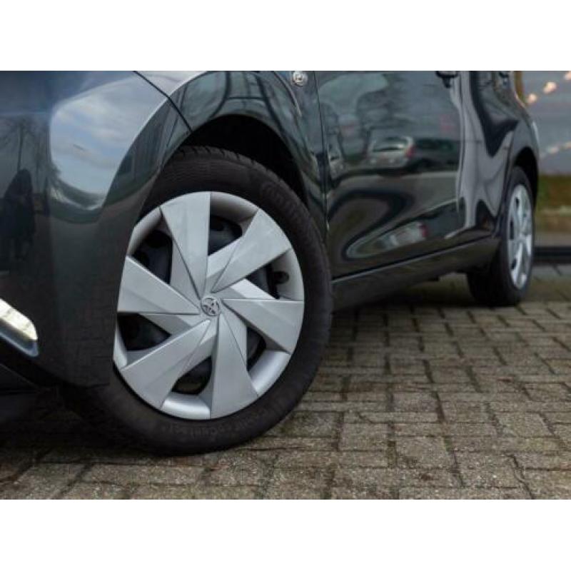 TOYOTA Aygo 1.0 VVT-i x-play Airco/Parkeerhulpcamera