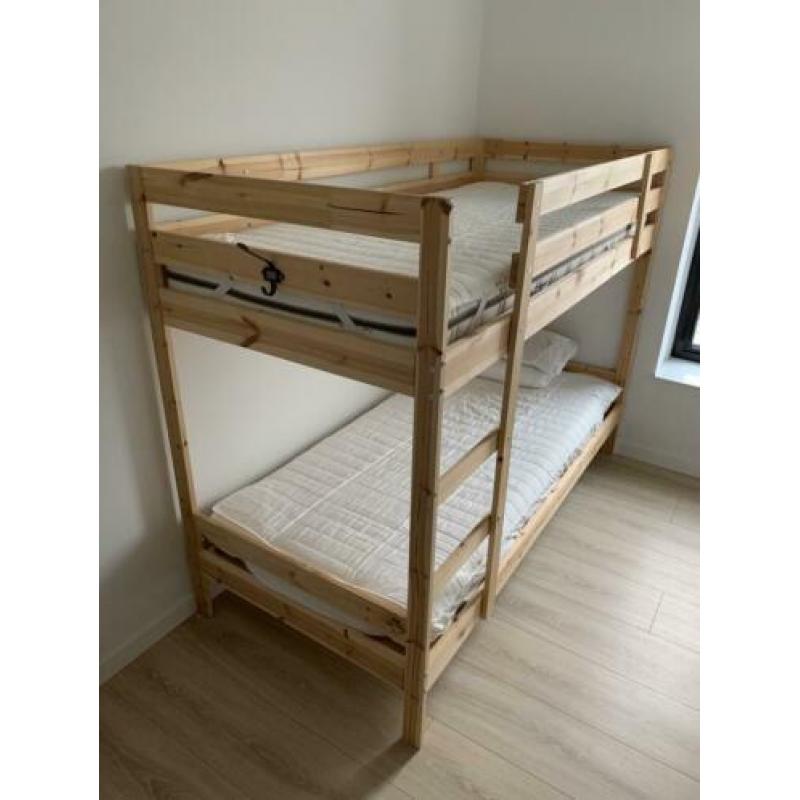 IKEA Mydal stapelbed van hout met 2 matrassen
