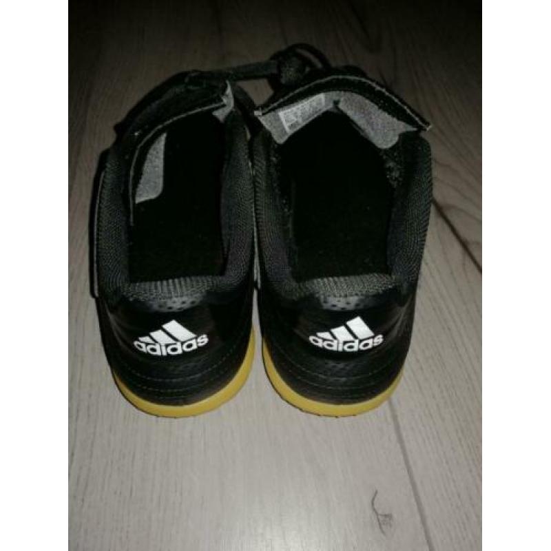 Adidas copa 18.4 indoor maat 43 1/3