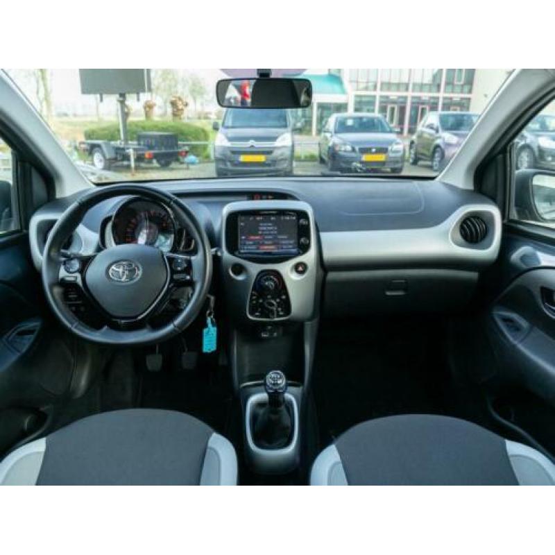 TOYOTA Aygo 1.0 VVT-i x-play Airco/Parkeerhulpcamera