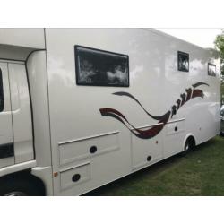 Camper MAN TGL8.240 met grote garage
