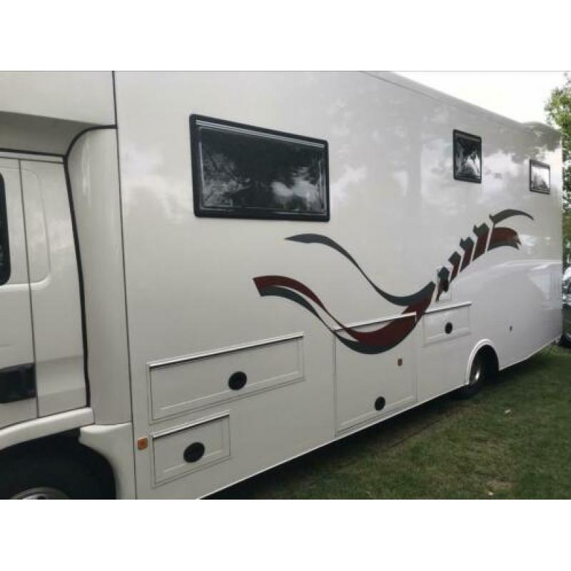 Camper MAN TGL8.240 met grote garage