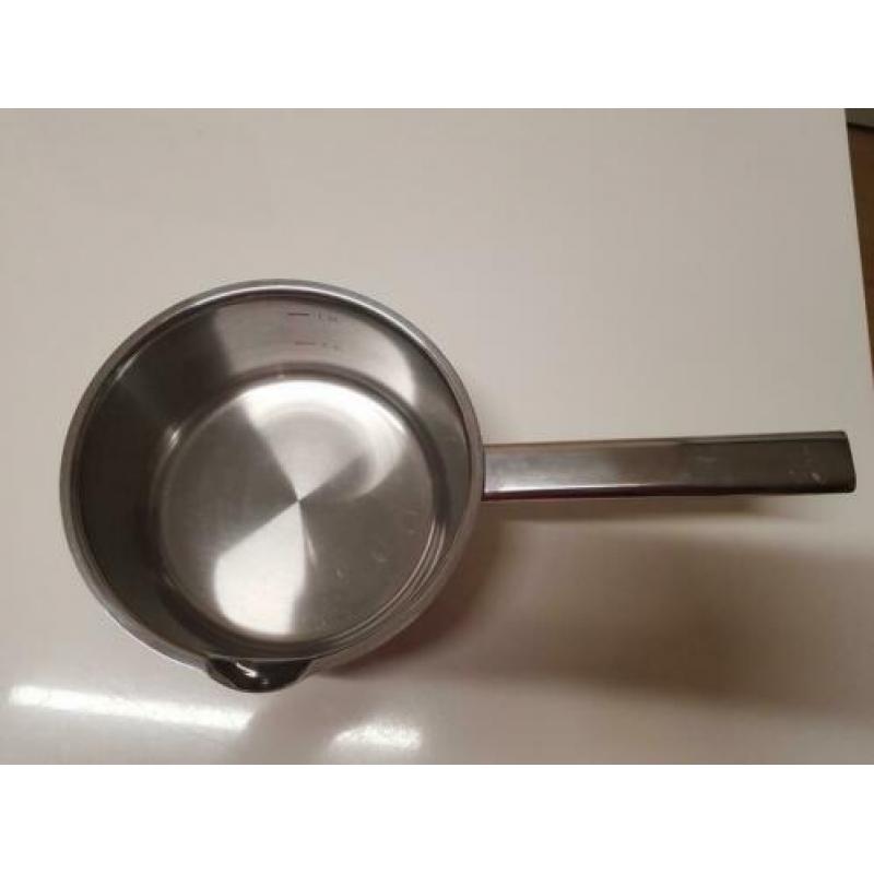 steelpannen 16cm merk VIVO van AH geschikt ook voor inductie