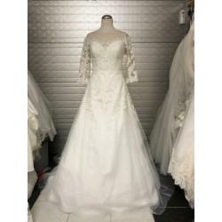 Nieuw lady bird merk kant bruidsjurk 38/40/42 maat