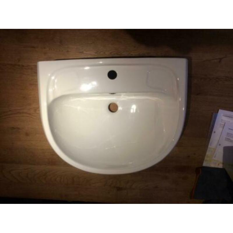 Nieuw! Witte wastafel 58cm breed 46cm diep