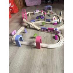 Houten treinbaan te koop!