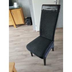 Eethoek met 4 rieten Loom stoelen