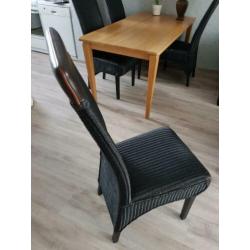 Eethoek met 4 rieten Loom stoelen