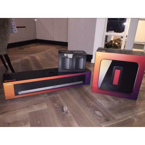 Lege dozen Sonos playbar, sub en 2x play:1