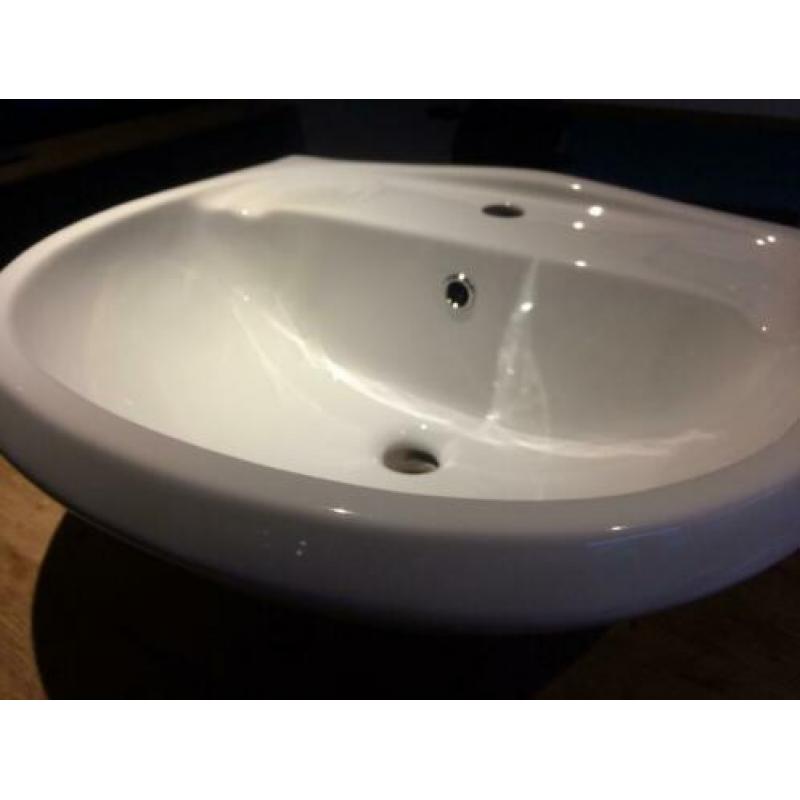 Nieuw! Witte wastafel 58cm breed 46cm diep