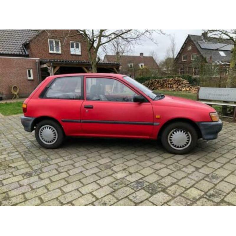 Toyota Starlet 1.3 XLI AUT E2 1994 Rood