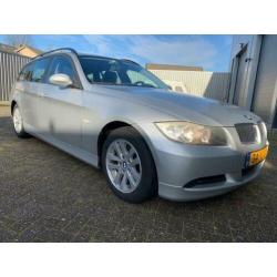 BMW 3-serie 318D 2007 APK7-20 CLIMA NAVI 6 bak euro4